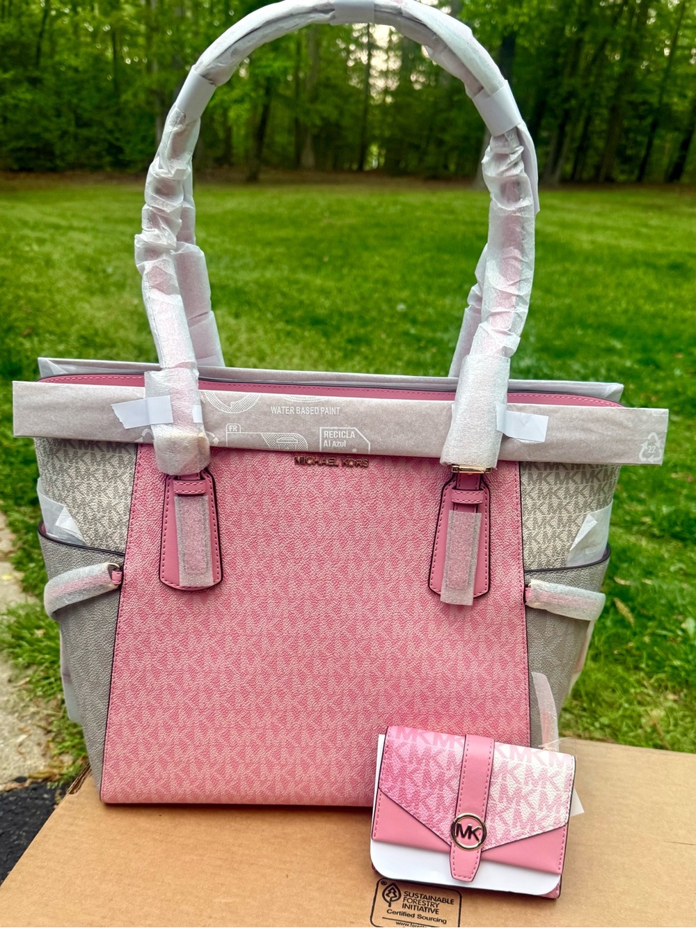 Michael Kors Pink Logo Tote, Embossed Backpack & Trifold Wallet Set - Picture 4 of 14